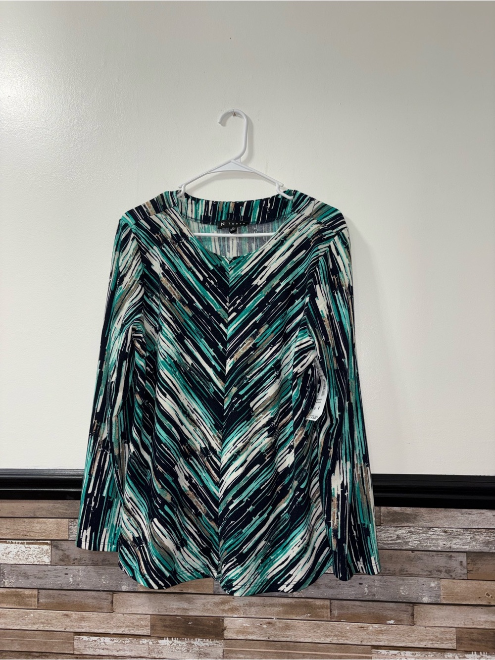 V-Neck Long-Sleeve Striped Top in Teal, Black & White Size M NWT